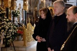 Порошенко вшанував памʼять Владики Філарета