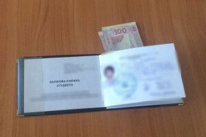 «П’ятірка» у доцента-хабарника коштувала 500, «трійка» – 300 (фото)