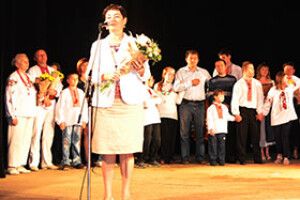 ЮНИМ УКРАЇНЦЯМ — ДИВО-ВИШИВАНКИ*