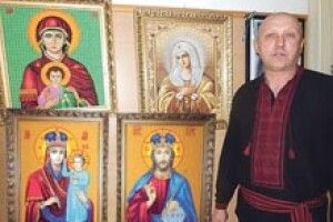 «ВИШИВАТИ ПЕРШИМИ ПОЧАЛИ ЧОЛОВІКИ-ВОЇНИ»