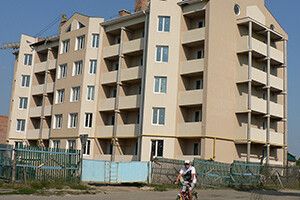 СПРАВУ ДОВГОБУДУ ЗРУШИЛИ З МІСЦЯ