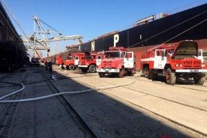 В порту «Чорноморськ» загорілося зерно в сховищі 