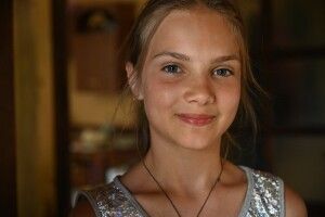 12-річна дівчинка врятувала чотирьох дітей під час потопу (Фото)