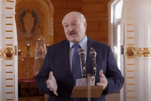 лукашенко розповів байку, як литовці і поляки просять в Білорусі солі (Відео)