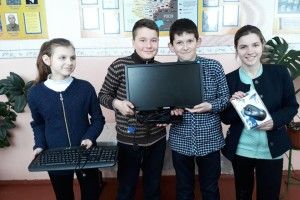 Дорогий подарунок школі  від вдячного випускника 