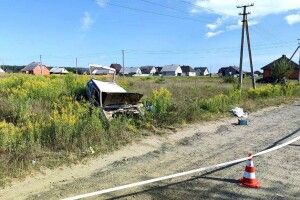 Автомобіль злетів з дороги і перекинувся: на Рівненщині, є загиблий