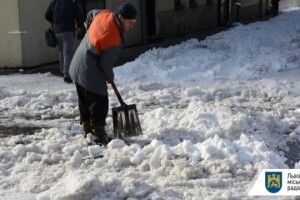 Мерія сусіднього міста хоче боротися з ожеледицею за допомогою кави