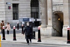 Протягом доби у Великій Британії від коронавірусу померли 563 особи