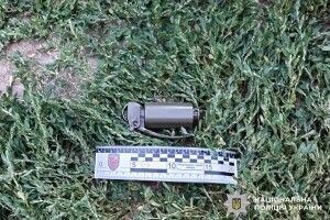 У статусі СЗЧ та з бойовою гранатою в руках: на Рівненщині чоловік погрожував перехожим вибухом