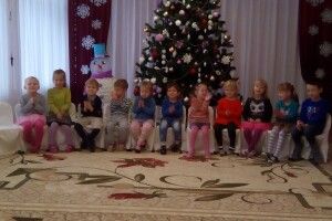 «Зими чарівна круговерть» закрутила малят у Луцьку