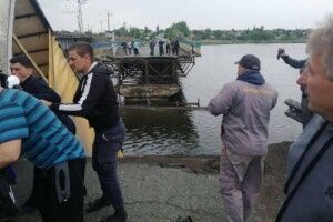Урочисто «відкритий» понтонний міст так і не запрацював