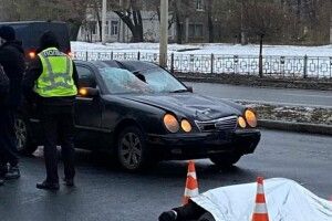 Євробляхер на шаленій швидкості влетів на пішохода. Тому відірвало голову ( Відео 18+)