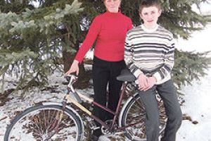 ВЕЛОСИПЕД ДІСТАВСЯ ТВОРЧІЙ РОДИНІ