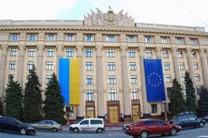 В обласних центрах України вивішують прапори ЄС на підтримку безвізу