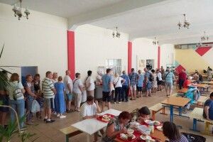 Повідомили, скільки гарячих обідів видали переселенцям під час роботи луцьких соціальних їдалень