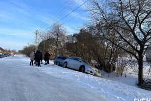 У громаді на Волині два транспортні засоби опинилися у кюветі