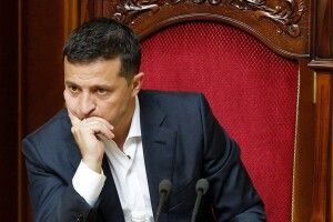Українці збирають підписи під петицією з вимогою заборонити Зеленському звертатися до них на «ти»
