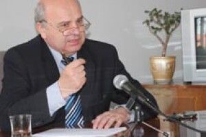 ДО ГОЛОВИ ОБЛАСНОЇ РАДИ ДЗВОНИЛИ НАВІТЬ ІЗ ПОЛЯ