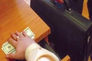 МІЛЬЙОНИ ДЕРЖАВНОГО ВИКОНАВЦЯ З АВТОКЛОНДАЙКУ