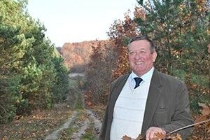 ЛЮДИ НАЗИВАЮТЬ ЛІС РОМАНОВИМ