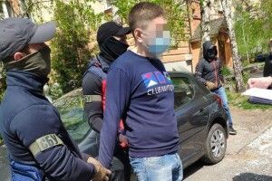 СБУ затримала начальника одного з відділів Рівненської міськради за хабар 2500 доларів
