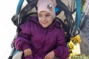 Господь чує молитви за маленьку волинянку Вікусю Павлік