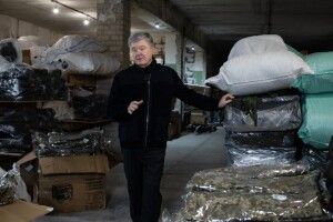 Порошенко має пропозицію для великих волонтерських фондів (Відео)