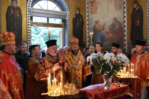 У луцькій церкві при управлінні поліції відбулось перше архієрейське Богослужіння після переходу до ПЦУ