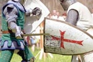 МЕЧ ЗАМКУ ЛЮБАРТА ПОВIЗ ДОДОМУ ПОЛЯК