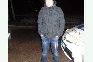 Декільком мешканцям Рівненщини доведеться відповідати за зберігання наркотиків та зброї