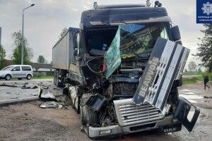 У місті на Волині зіткнулися вантажівки (Фото)