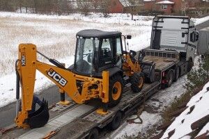 У місті на Волині автопарк комунальників поповнився потужним екскаватором