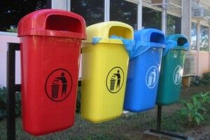 На Франківщині священик навернув селян сортувати сміття