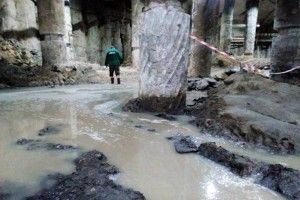 На Поштовій площі Києва затопило розкопки 