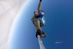 Нацгвардійці стрибали з парашутами на воду (фото і відео)