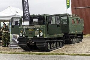 Україна отримала від Німеччини перші гусеничні всюдиходи Bandvagn 206