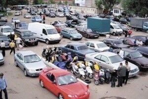 На авторинку в Луцьку наведуть лад