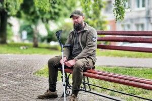 «Злі пташки»: воїн з Волині розповів, як виготовляє дрони (Відео)
