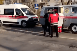 У місті на Волині автомобіль збив двох пішоходів (Відео)