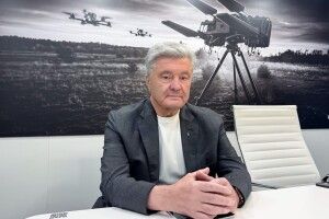 Порошенко працює над постачанням в Україну легких штурмовиків