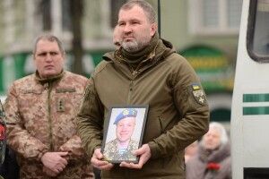 У Рівному попрощалися з загиблим бійцем Олексієм Мельничуком