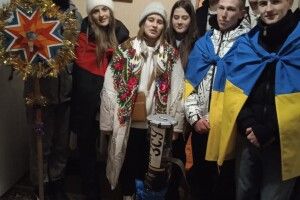 Юні колядники з Володимирщини назбирали неймовірну суму для ЗСУ