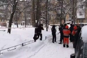 Втратив сина: багатодітний батько підірвав себе гранатою на дитячому майданчику (Відео 18+)
