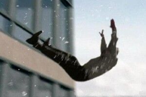 У Луцьку чоловік впав з вікна четвертого поверху і помер в кареті «швидкої» 