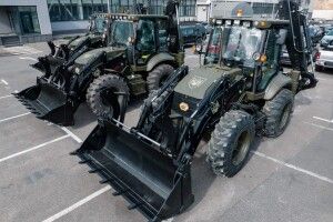 Порошенко відправляє в одну з інженерних бригад екскаватори – будуватимуть фортифікації