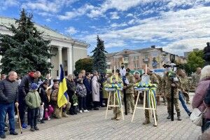 Серце стискається від болю: у місті на Волині попрощалися з двома Героями