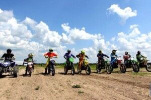У Володимирі-Волинському тривають змагання із мотокросу, присвячені 14-й ОМБр 