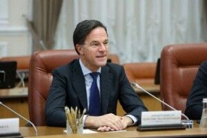 Прем’єр Нідерландів запропонував притулок українцям, які тікають від вторгнення Росії