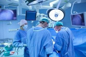 Хірурги витягли чотири кілограми волосся зі шлунку дівчинки (відео 18+)