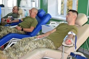 Близько сотні волинських прикордонників «задонатили тромбоцитами» для шпиталів Сходу